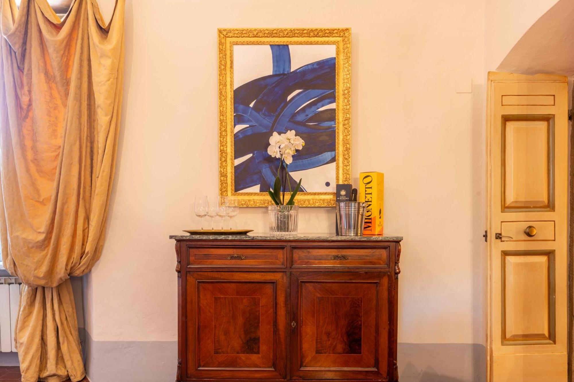 Luxury Apartment Angelio Barga Εξωτερικό φωτογραφία